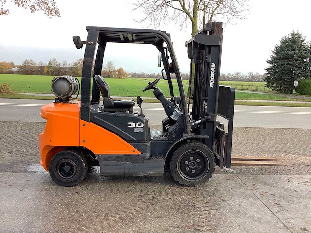 Doosan - 2021 - g30p-7 lp - vorkheftruck - afbeelding 1 van  7