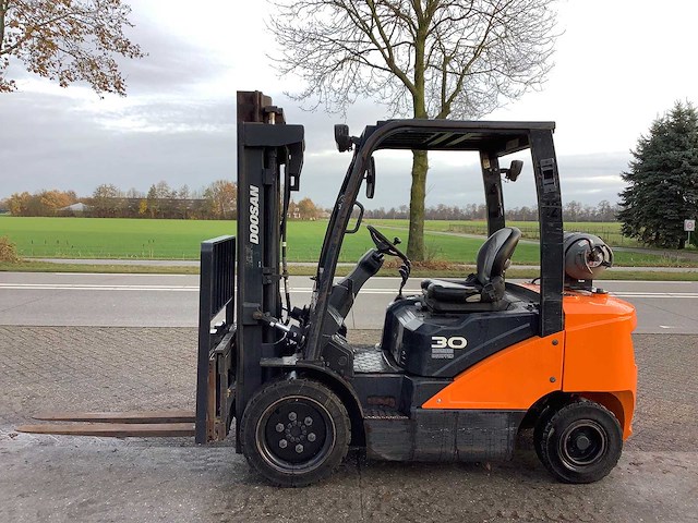 Doosan - 2021 - g30p-7 lp - vorkheftruck - afbeelding 6 van  7