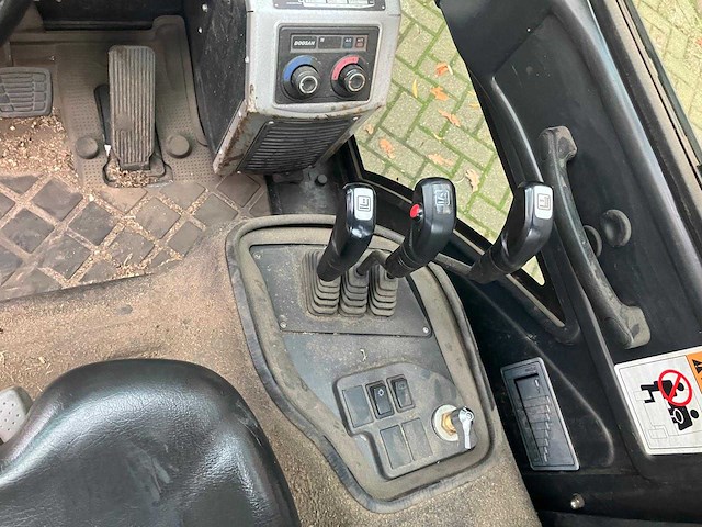 Doosan - d35c-7 - diesel - vorkheftruck - afbeelding 7 van  8