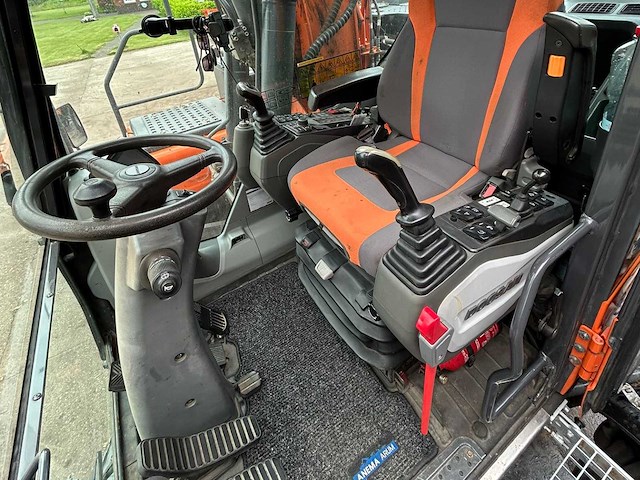 Doosan - dx140w-5 - wheeled excavator - 2018 - afbeelding 1 van  5