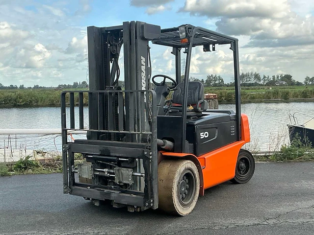 Doosan b50x-5 vorkheftruck elektrisch - afbeelding 1 van  14