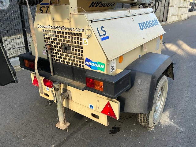 Doosan lt6ka mobiele lichtmastkar - afbeelding 7 van  21