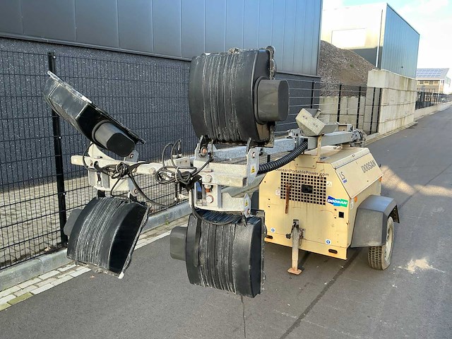 Doosan lt6ka mobiele lichtmastkar - afbeelding 6 van  19