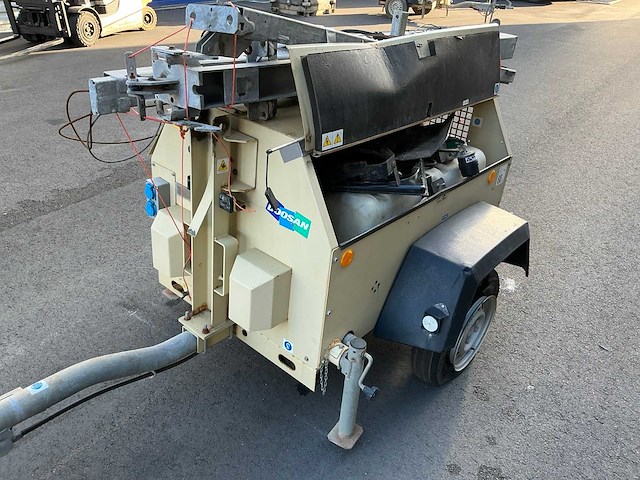 Doosan lt6ka mobiele lichtmastkar - afbeelding 8 van  22