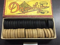 Doosje met damschijven compleet - afbeelding 1 van  2