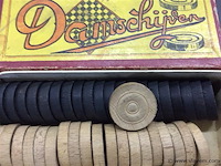 Doosje met damschijven compleet - afbeelding 2 van  2