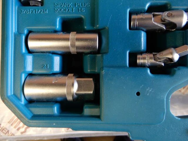 Doppen met sleutels en bitjes, makita - afbeelding 3 van  6