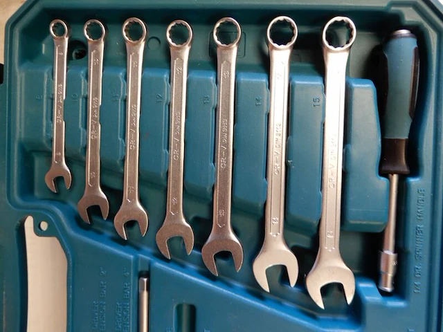 Doppen met sleutels en bitjes, makita - afbeelding 5 van  6
