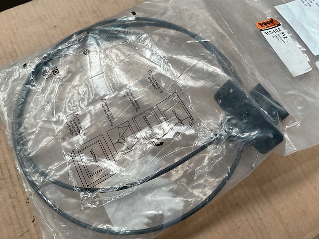 Dorman vehicle hood cable - afbeelding 1 van  3