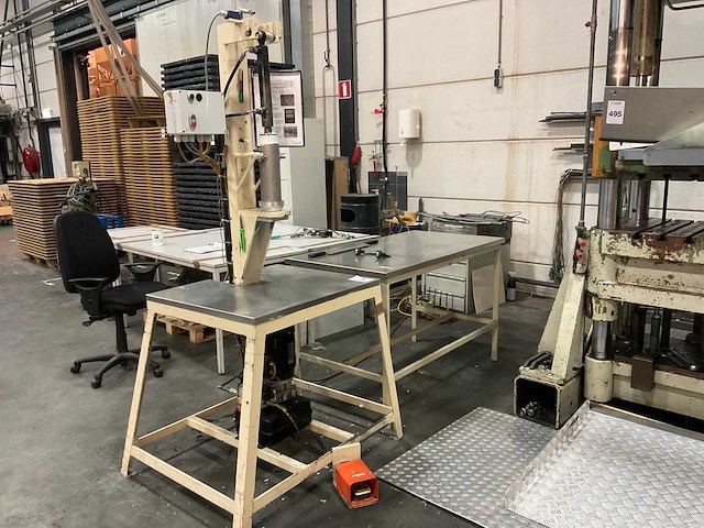 Doseermachine en werktafel - afbeelding 1 van  8