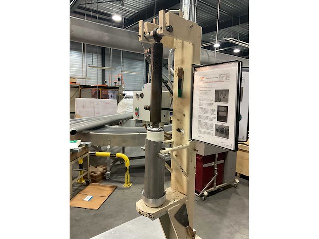 Doseermachine en werktafel - afbeelding 3 van  8