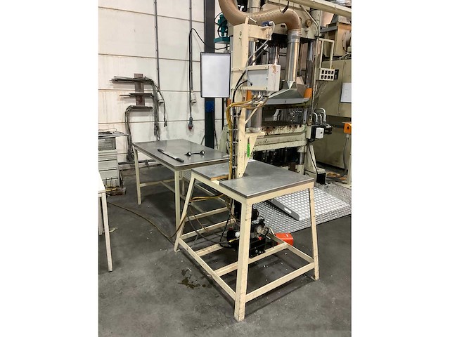 Doseermachine en werktafel - afbeelding 8 van  8