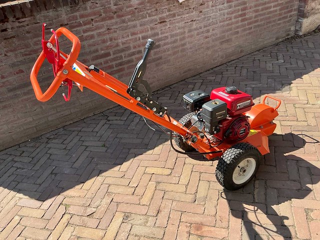 Dosko 200-6h mobiele stonken / stobbe frees - afbeelding 1 van  14
