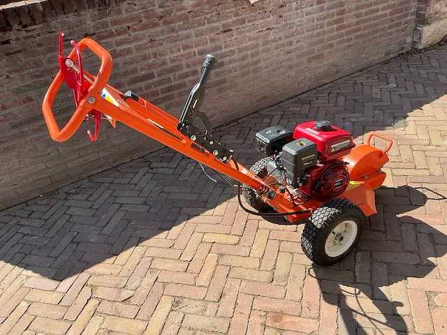 Dosko 200-6h mobiele stonken / stobbe frees - afbeelding 1 van  15