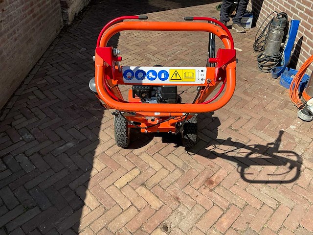 Dosko 200-6h mobiele stonken / stobbe frees - afbeelding 13 van  15