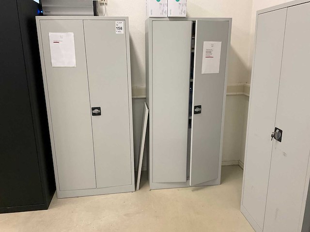 Dossierkast inclusief medische benodigdheden (2x) - afbeelding 1 van  10