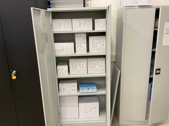 Dossierkast inclusief medische benodigdheden (2x) - afbeelding 3 van  10