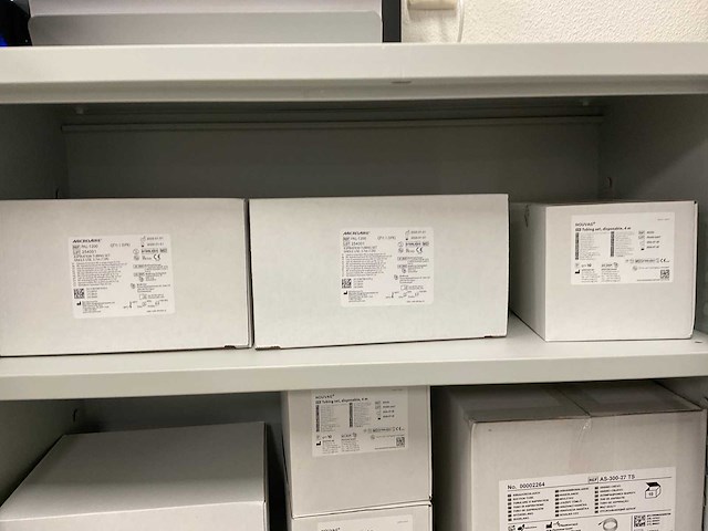 Dossierkast inclusief medische benodigdheden (2x) - afbeelding 4 van  10