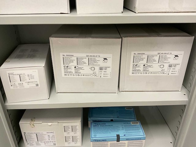 Dossierkast inclusief medische benodigdheden (2x) - afbeelding 6 van  10