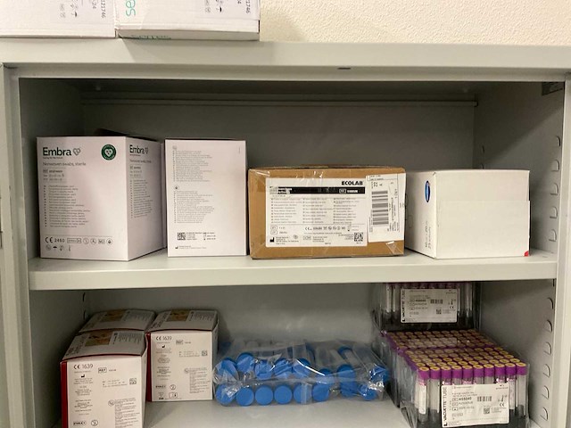 Dossierkast inclusief medische benodigdheden (2x) - afbeelding 8 van  10