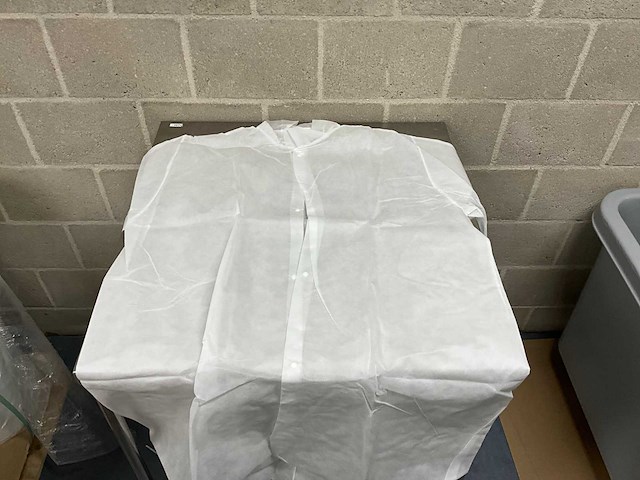 Dotch pp-50 labjassen medische wegwerpartikel - afbeelding 2 van  6