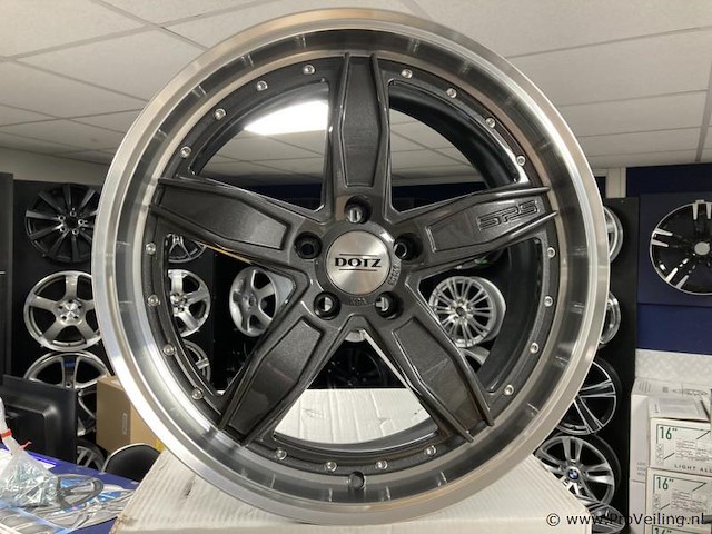 Dotz sp5 aluminium velgenset - 5x112 8.5j et35 - afbeelding 1 van  1