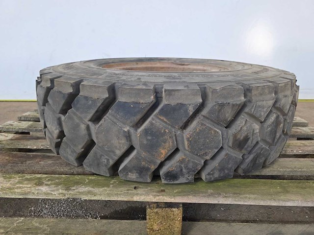 Double coin - band 8.25 r15 - afbeelding 1 van  4