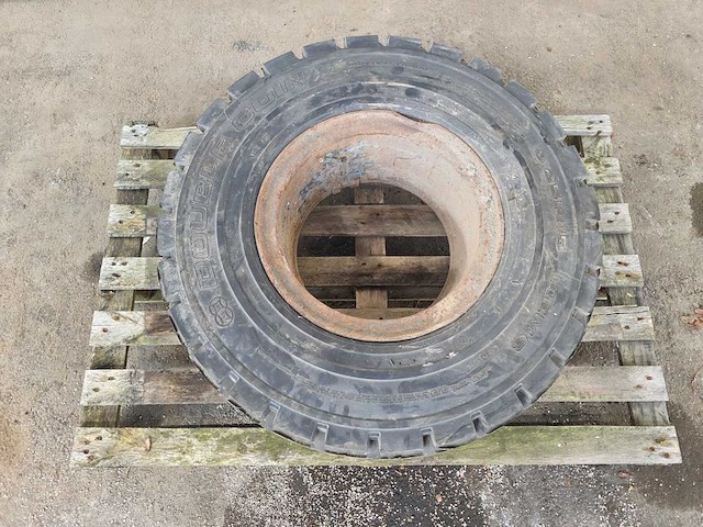 Double coin - band 8.25 r15 - afbeelding 3 van  4