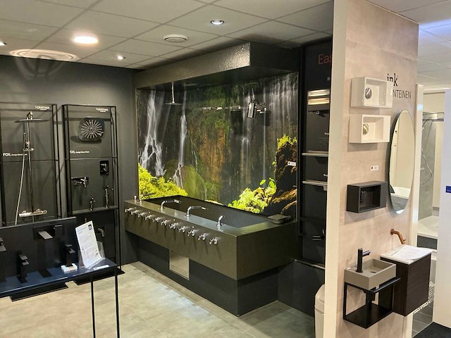 Douche presentatiewand met wasbak - afbeelding 1 van  6