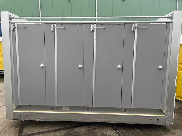 Douche unit - 4x douche - toilet - afbeelding 1 van  7