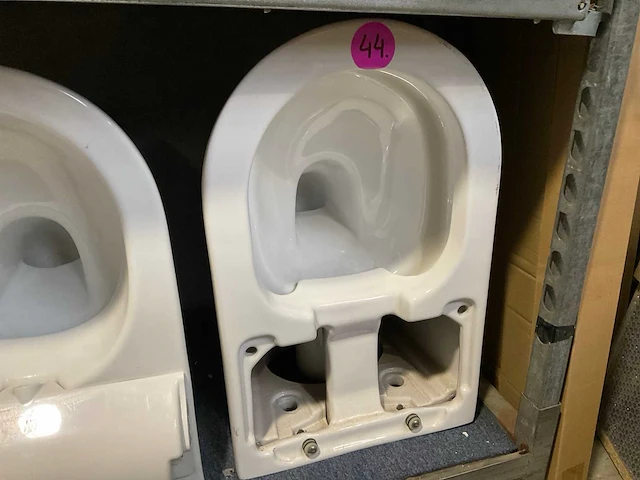 Douche wc wiesbaden vesta-comfort 32.3630 randloos wandcloset wit - afbeelding 2 van  3