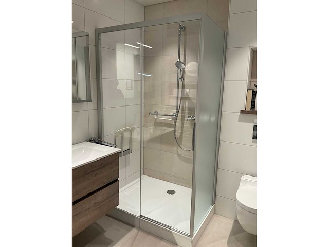 Douchecabine met douchevloer - afbeelding 2 van  5