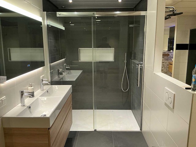 Douchewand met schuifdeur 170 cm - afbeelding 1 van  10