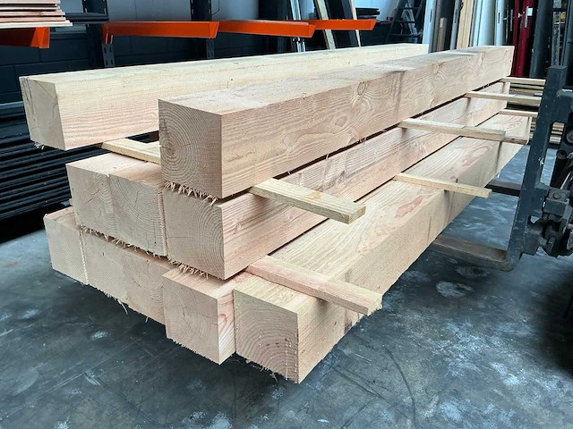 Douglas 200x200 balken - 300 cm (4x) - afbeelding 1 van  5