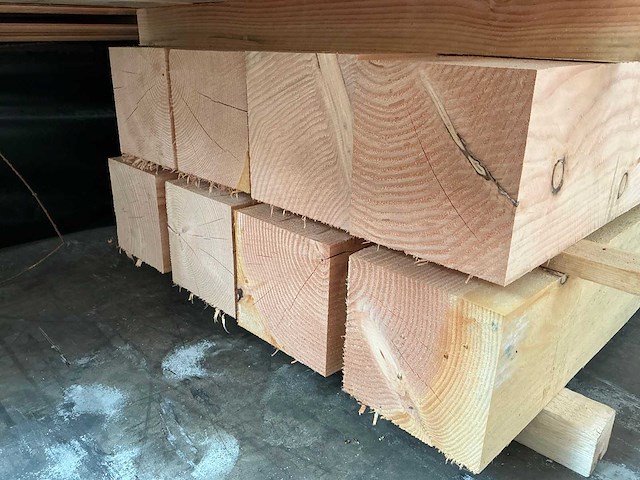 Douglas 200x200 paal - 250 cm (4x) - afbeelding 1 van  3