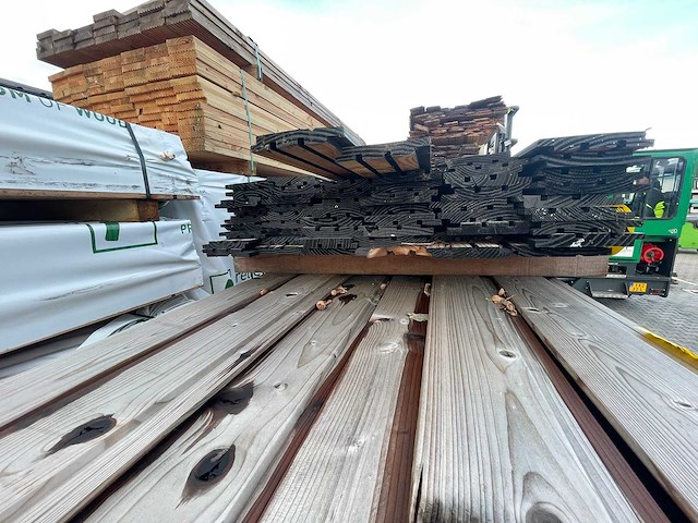 Douglas acoustic design profiel 2500x140x22mm (54x) - afbeelding 3 van  3