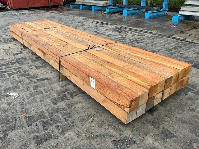 Douglas balk 12x12x400 (16x) - afbeelding 1 van  5