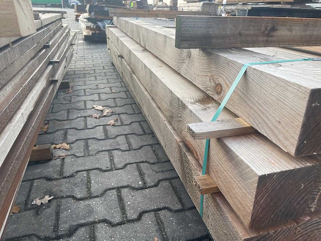 Douglas balken fijnbezaagd 3000x100x100mm (33x) - afbeelding 2 van  3