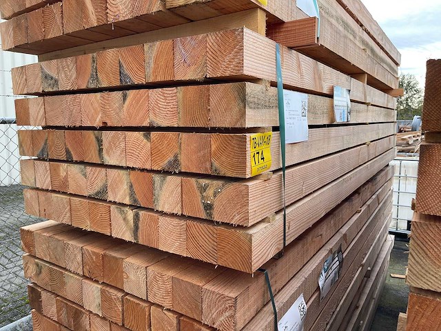 Douglas balken fijnbezaagd 3000x100x100mm (50x) - afbeelding 4 van  4