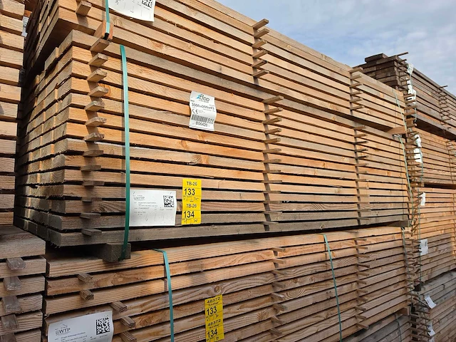 Douglas balken fijnbezaagd 3000x200x43mm (35x) - afbeelding 4 van  4