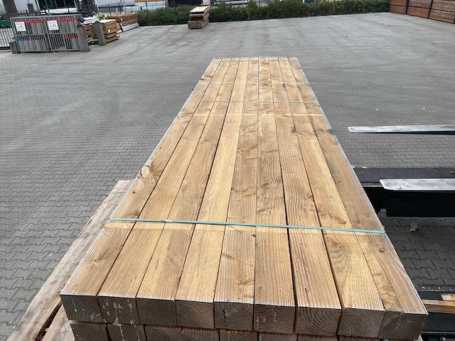 Douglas balken fijnbezaagd 4000x120x120mm (27x) - afbeelding 1 van  3