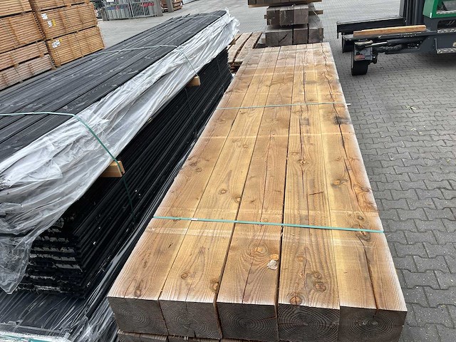 Douglas balken fijnbezaagd 4000x200x200mm (10x) - afbeelding 1 van  3