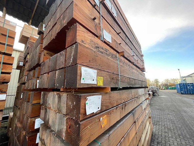 Douglas balken fijnbezaagd 4000x200x200mm (12x) - afbeelding 4 van  4