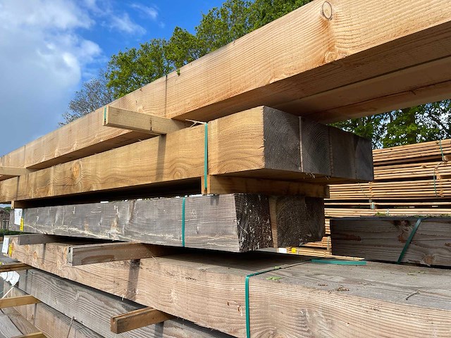 Douglas balken fijnbezaagd 4000x200x200mm (4x) - afbeelding 4 van  4