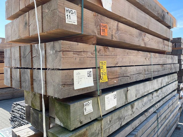 Douglas balken fijnbezaagd 4000x200x200mm (5x) - afbeelding 4 van  4