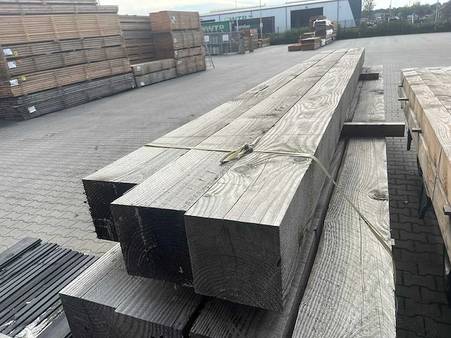 Douglas balken fijnbezaagd 5000x200x200mm (7x) - afbeelding 1 van  3