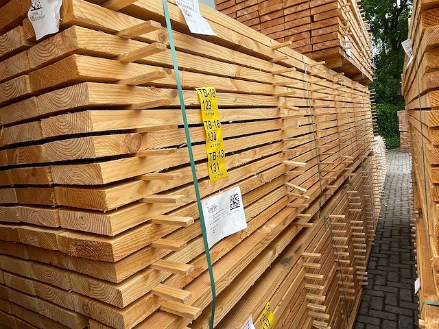 Douglas balken fijnbezaagd 5000x200x43mm (40x) - afbeelding 1 van  1