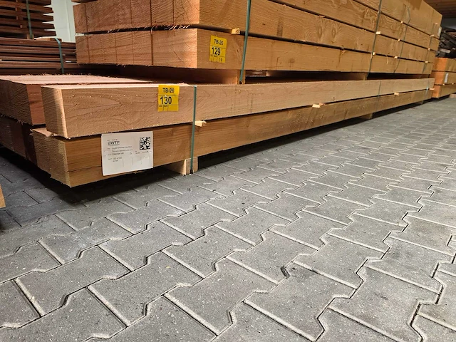 Douglas balken fijnbezaagd 6000x150x150mm (13x) - afbeelding 4 van  4