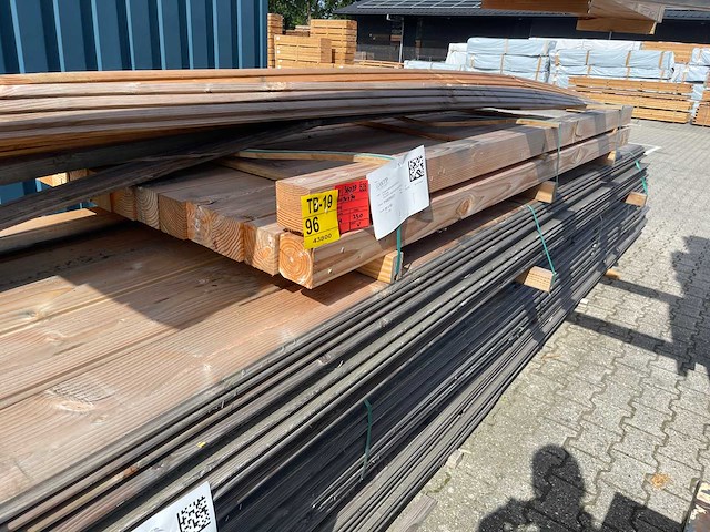 Douglas balken geschaafd 2500x90x90mm (14x) - afbeelding 1 van  3