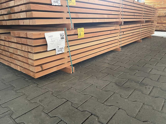 Douglas balken geschaafd 4300x90x40mm (79x) - afbeelding 2 van  3